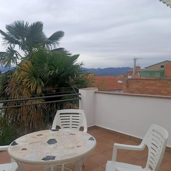 Apartamento Roc De La Mel Caserras Exterior foto